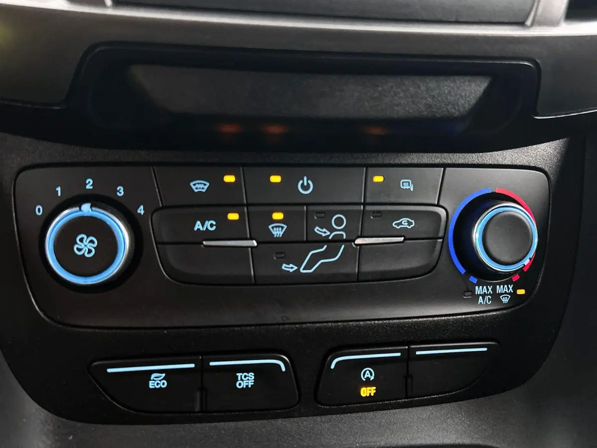 1.5 EcoBlue Automaat L2 Trend Navigatie Airco Parkeersensoren Cruise Control 3Zits Camera DAB+