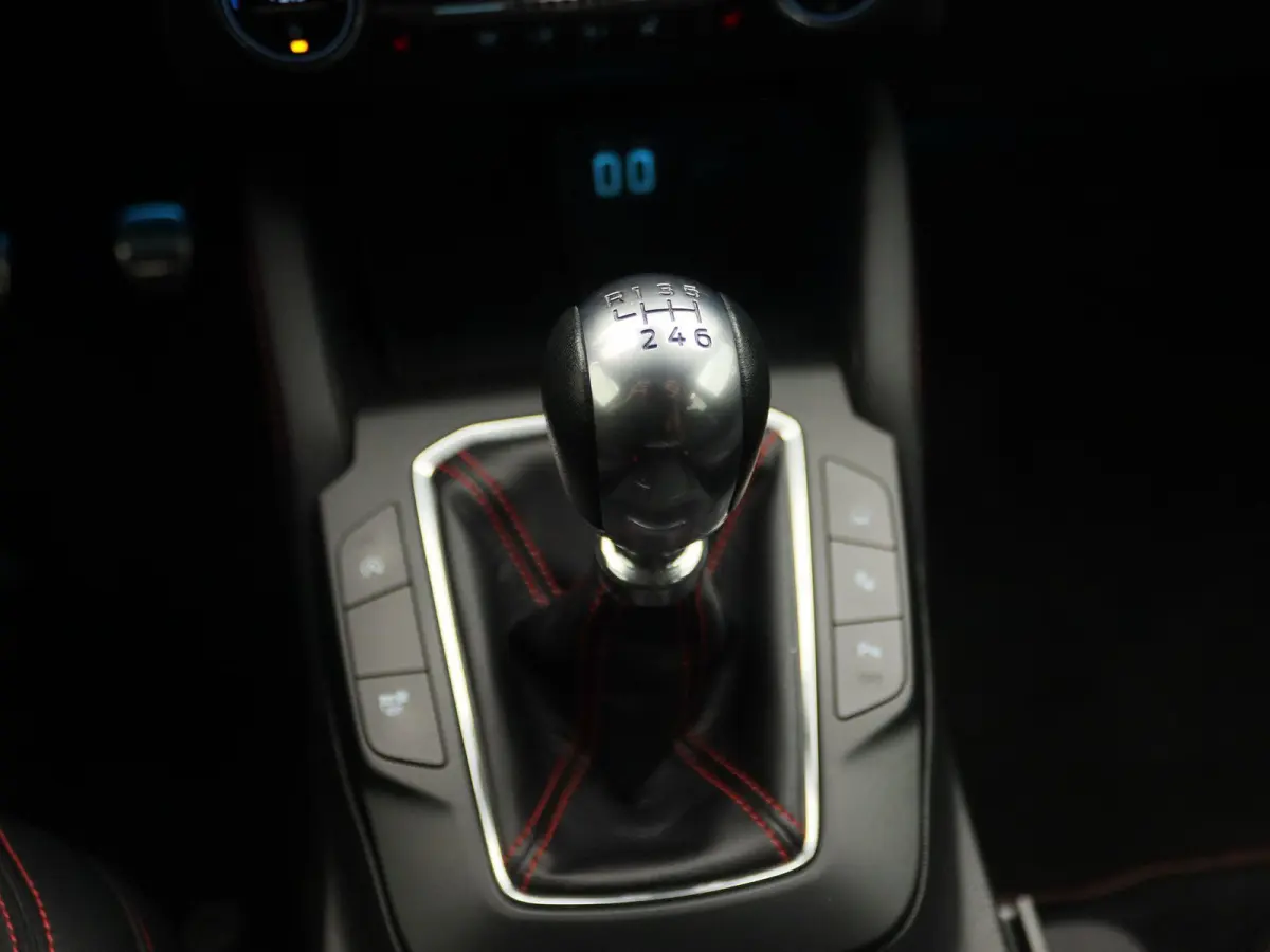 1.5 EcoBoost ST line X | Apple Carplay/Android Auto | Winter Pakket | Camera | Led Verlichting |