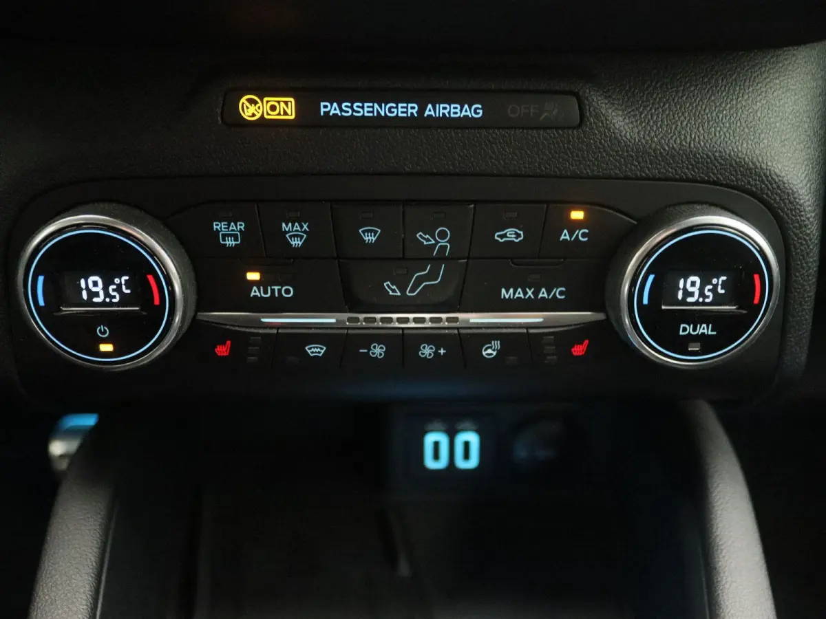 1.5 EcoBoost ST line X | Apple Carplay/Android Auto | Winter Pakket | Camera | Led Verlichting |