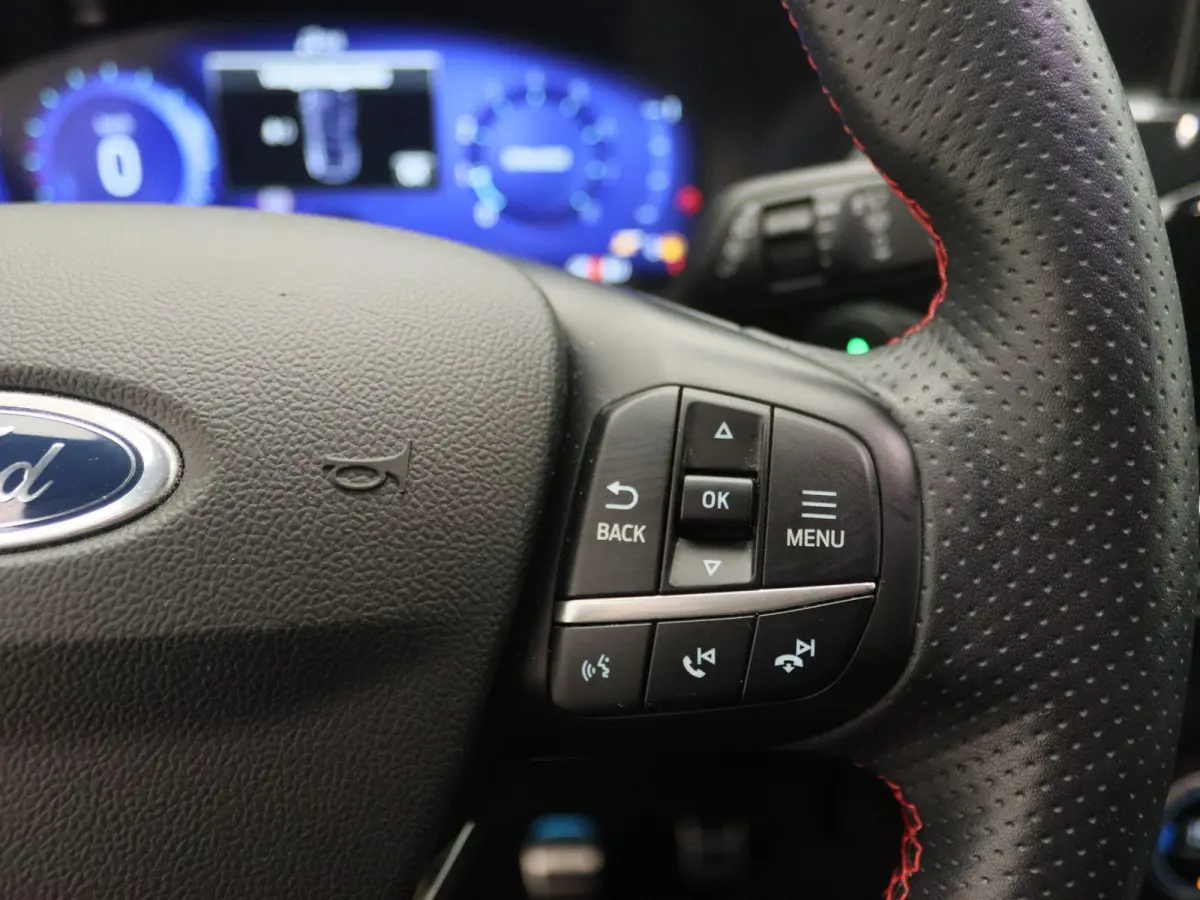 1.5 EcoBoost ST line X | Apple Carplay/Android Auto | Winter Pakket | Camera | Led Verlichting |