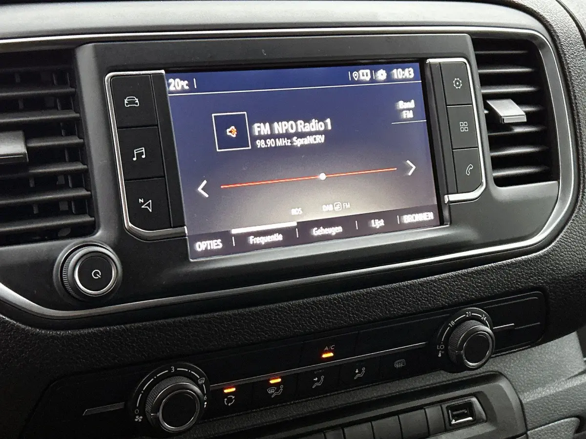 145pk Automaat L3H1 Navigatie Camera Trekhaak Apple carplay Parkeersensoren Cruise control
