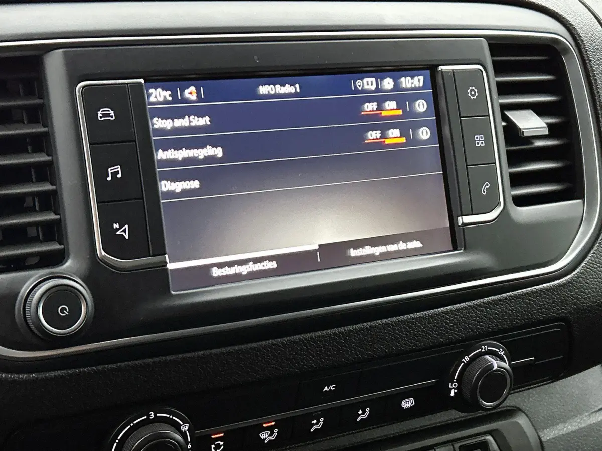 145pk Automaat L3H1 Navigatie Camera Trekhaak Apple carplay Parkeersensoren Cruise control