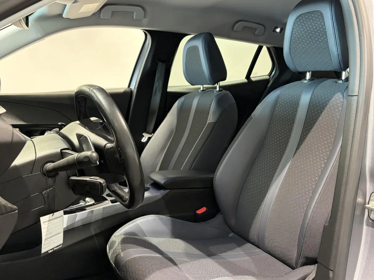 Blue Lease Allure - STOELVERWARMING - NAVIGATIE - AUTOMAAT