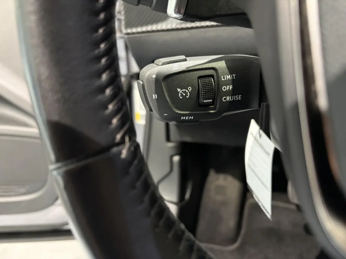 Blue Lease Allure - STOELVERWARMING - NAVIGATIE - AUTOMAAT