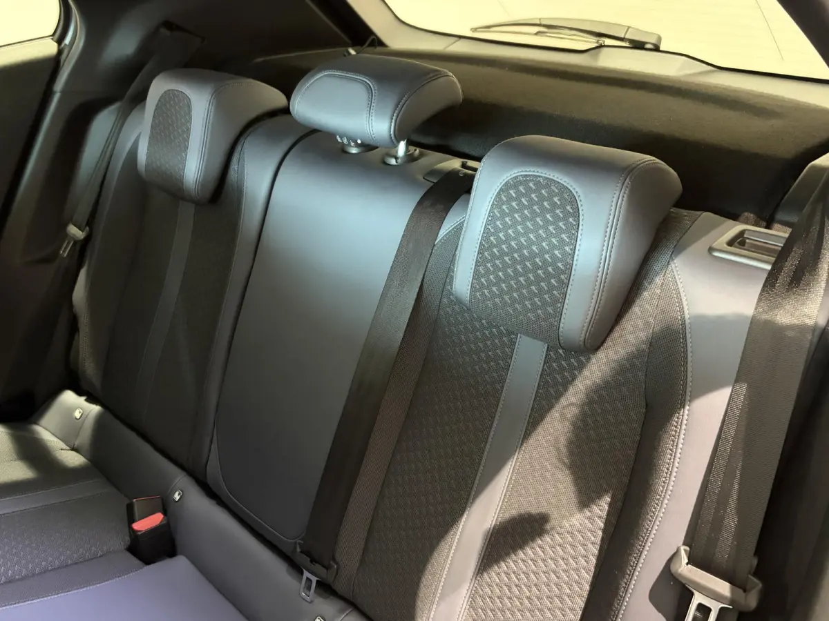 Blue Lease Allure - STOELVERWARMING - NAVIGATIE - AUTOMAAT