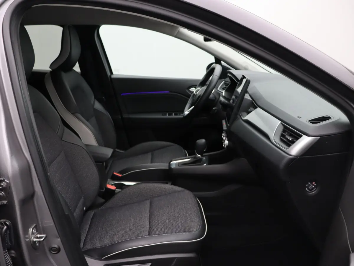 1.6 E-Tech Hybrid 145 Techno | Achteruitrijcamera | Climate Control | Parkeersensoren Voor en Achter | All season banden |