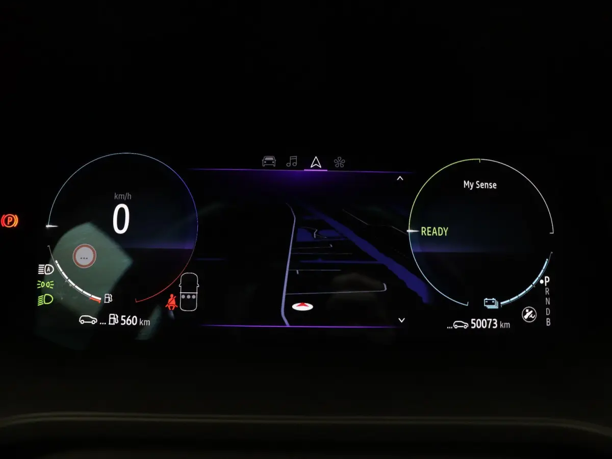 1.6 E-Tech Hybrid 145 Techno | Achteruitrijcamera | Climate Control | Parkeersensoren Voor en Achter | All season banden |