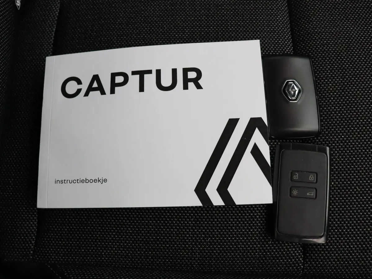 1.6 E-Tech Hybrid 145 Techno | Achteruitrijcamera | Climate Control | Parkeersensoren Voor en Achter | All season banden |