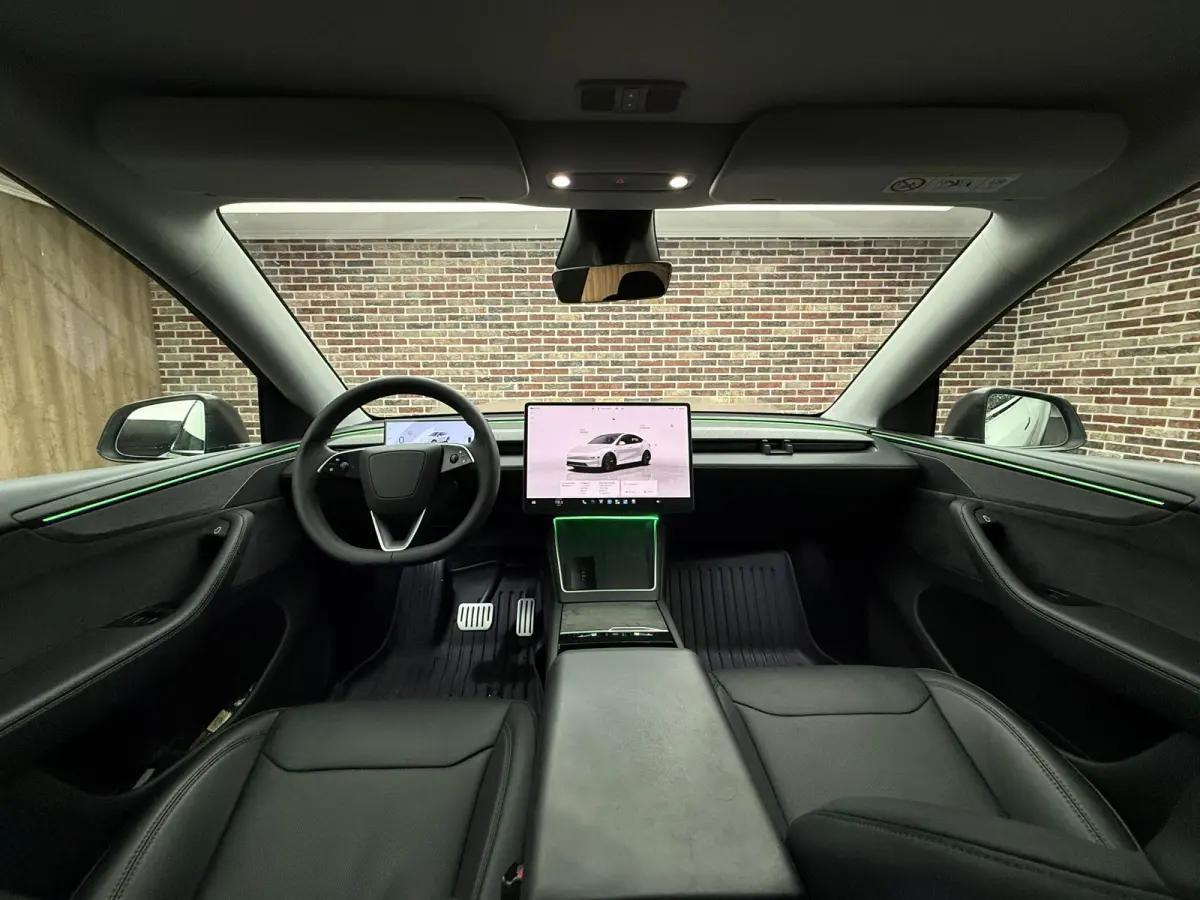 Premium Long Range AWD 75 kWh Facelift | Uniek