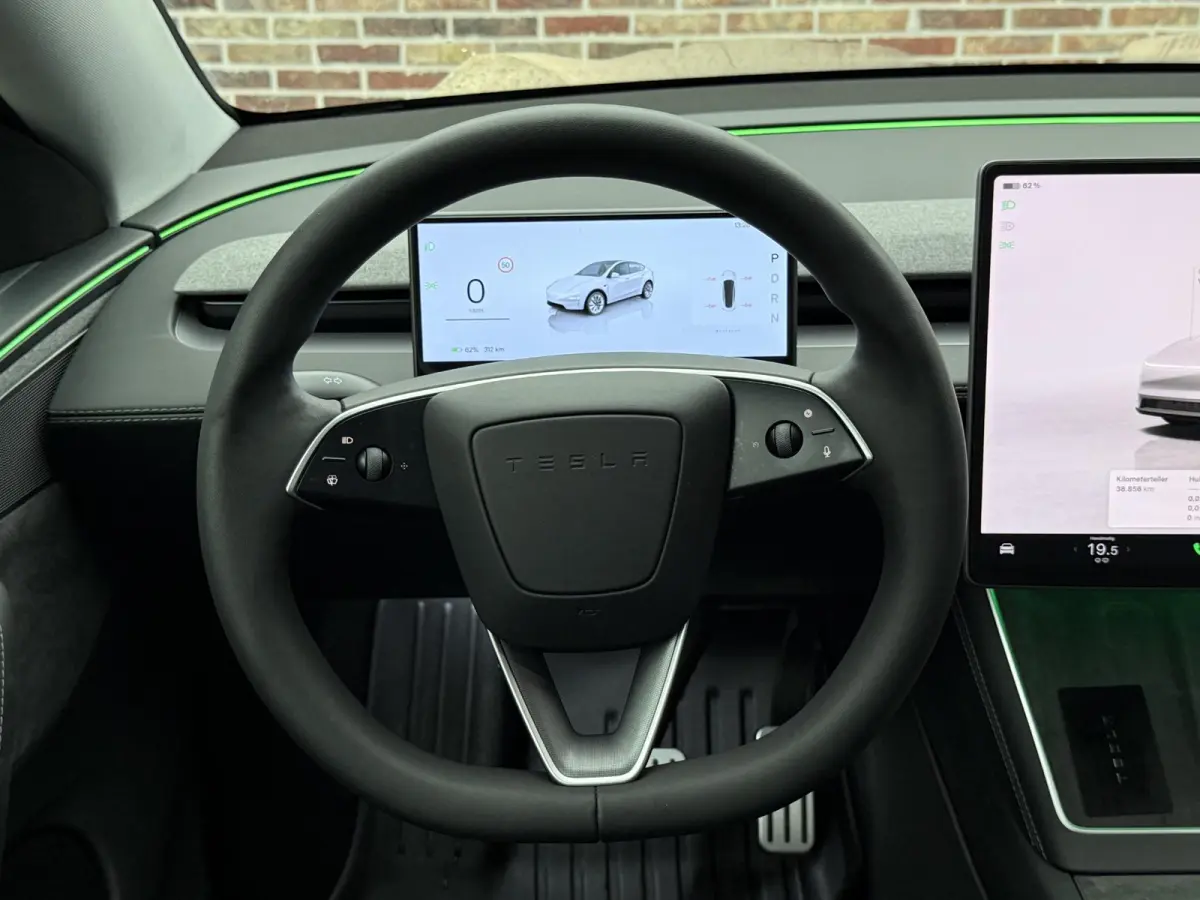 Premium Long Range AWD 75 kWh Facelift | Uniek