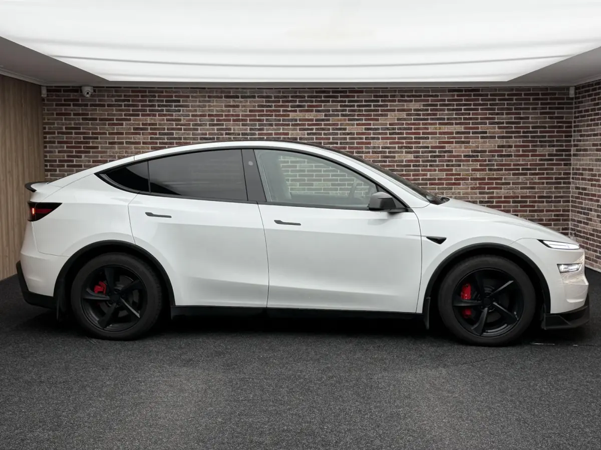 Premium Long Range AWD 75 kWh Facelift | Uniek