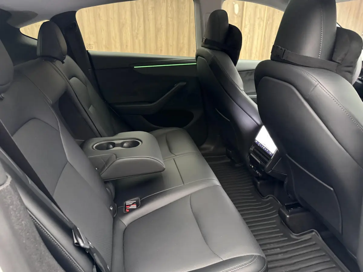 Premium Long Range AWD 75 kWh Facelift | Uniek