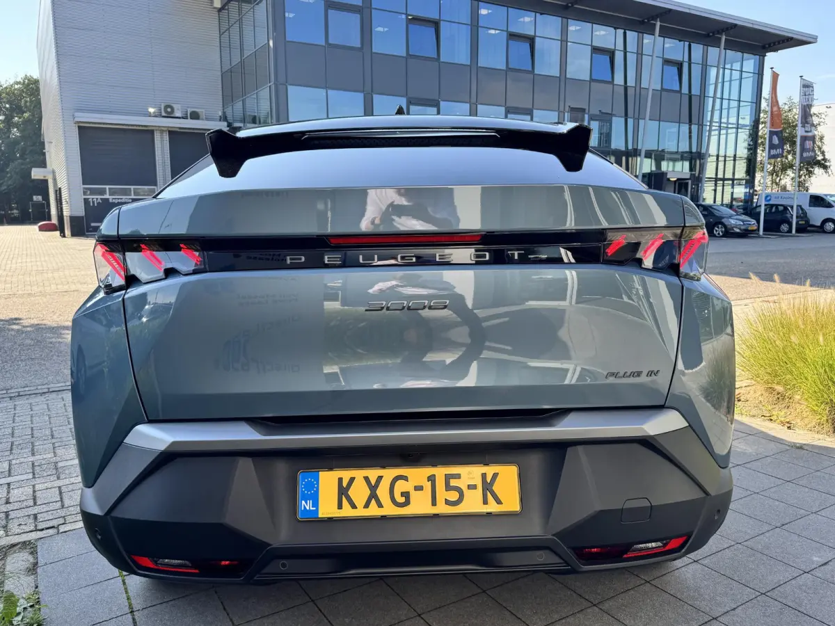 1.6 plug-in Hybrid 195 GT