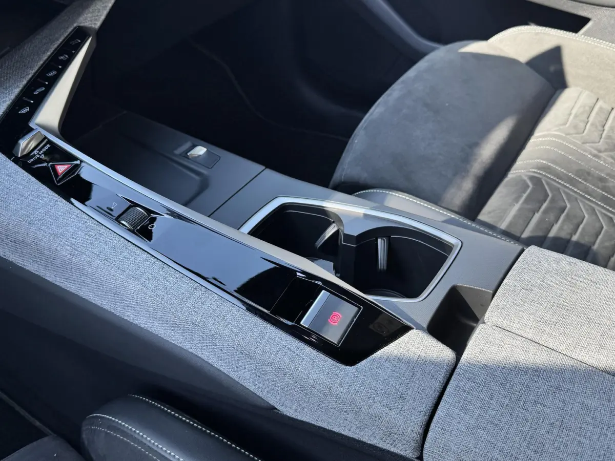1.6 plug-in Hybrid 195 GT
