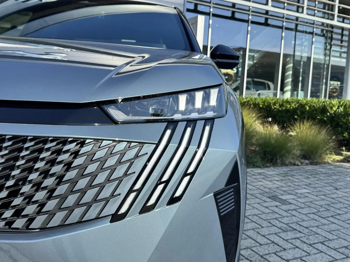 1.6 plug-in Hybrid 195 GT