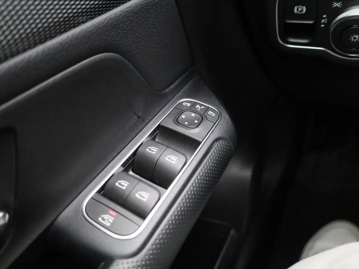 160 Advantage | Airco | Cruise Control | Parkeersensoren |