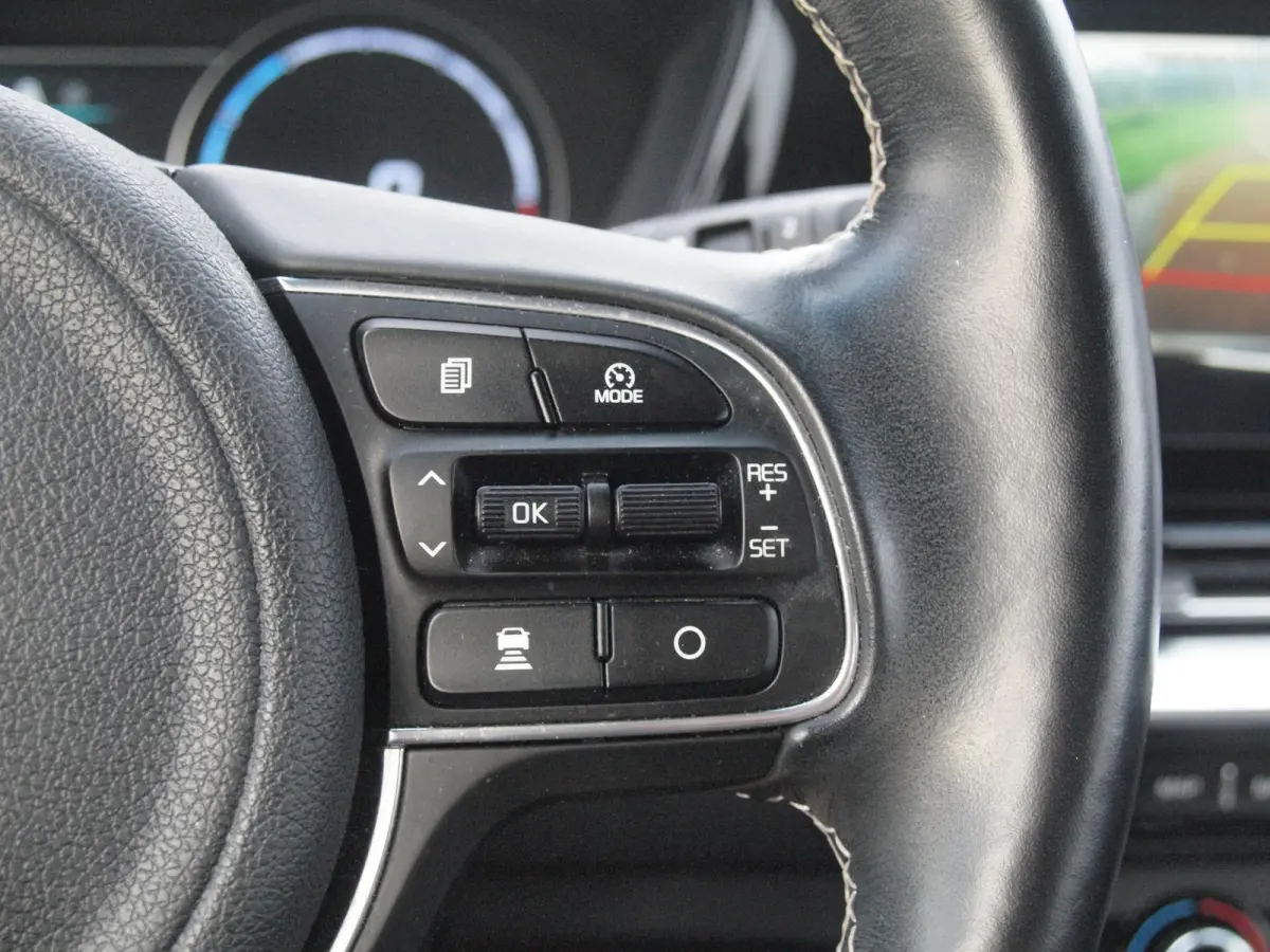 DynamicLine 64 kWh | SOH 100% | Fase 3 | Camera | Trekhaak | Apple Carplay | Dealeronderhouden |