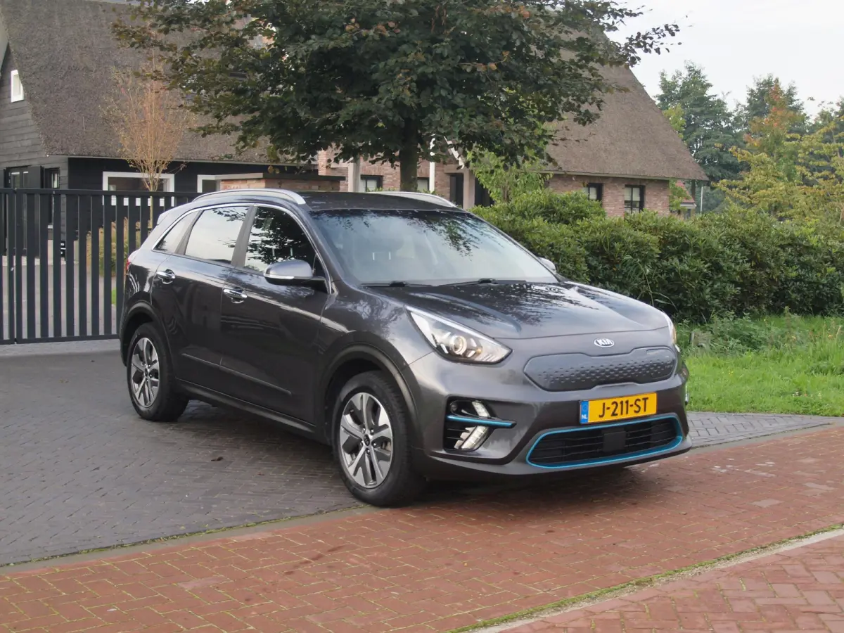 DynamicLine 64 kWh | SOH 100% | Fase 3 | Camera | Trekhaak | Apple Carplay | Dealeronderhouden |