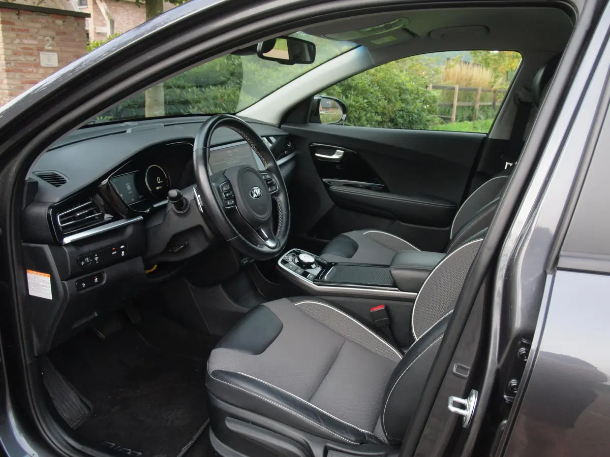 DynamicLine 64 kWh | SOH 100% | Fase 3 | Camera | Trekhaak | Apple Carplay | Dealeronderhouden |
