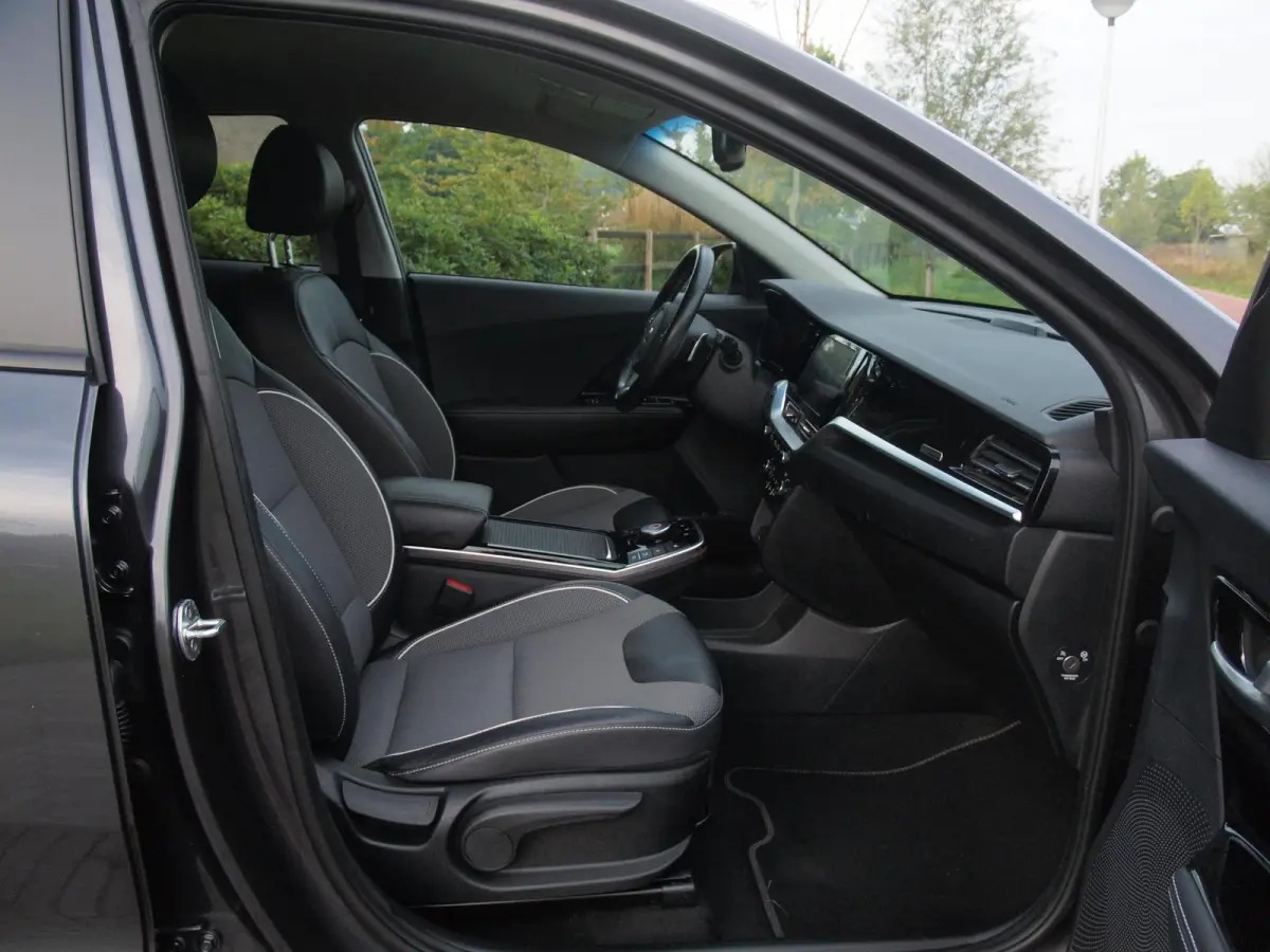 DynamicLine 64 kWh | SOH 100% | Fase 3 | Camera | Trekhaak | Apple Carplay | Dealeronderhouden |