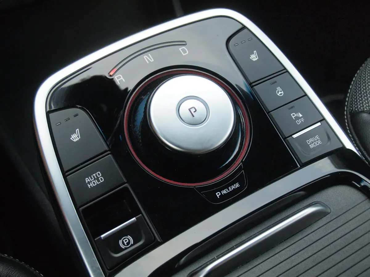 DynamicLine 64 kWh | SOH 100% | Fase 3 | Camera | Trekhaak | Apple Carplay | Dealeronderhouden |