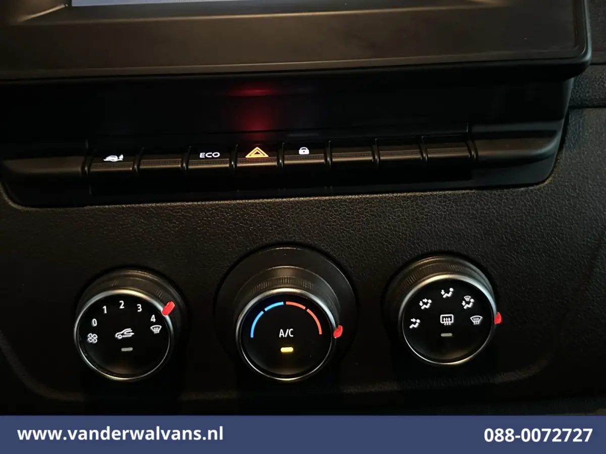 2.3 dCi 136pk L2H2 Euro6 Airco | Navigatie | Camera | Trekhaak | Cruisecontrol Parkeersensoren, Bijrijdersbank