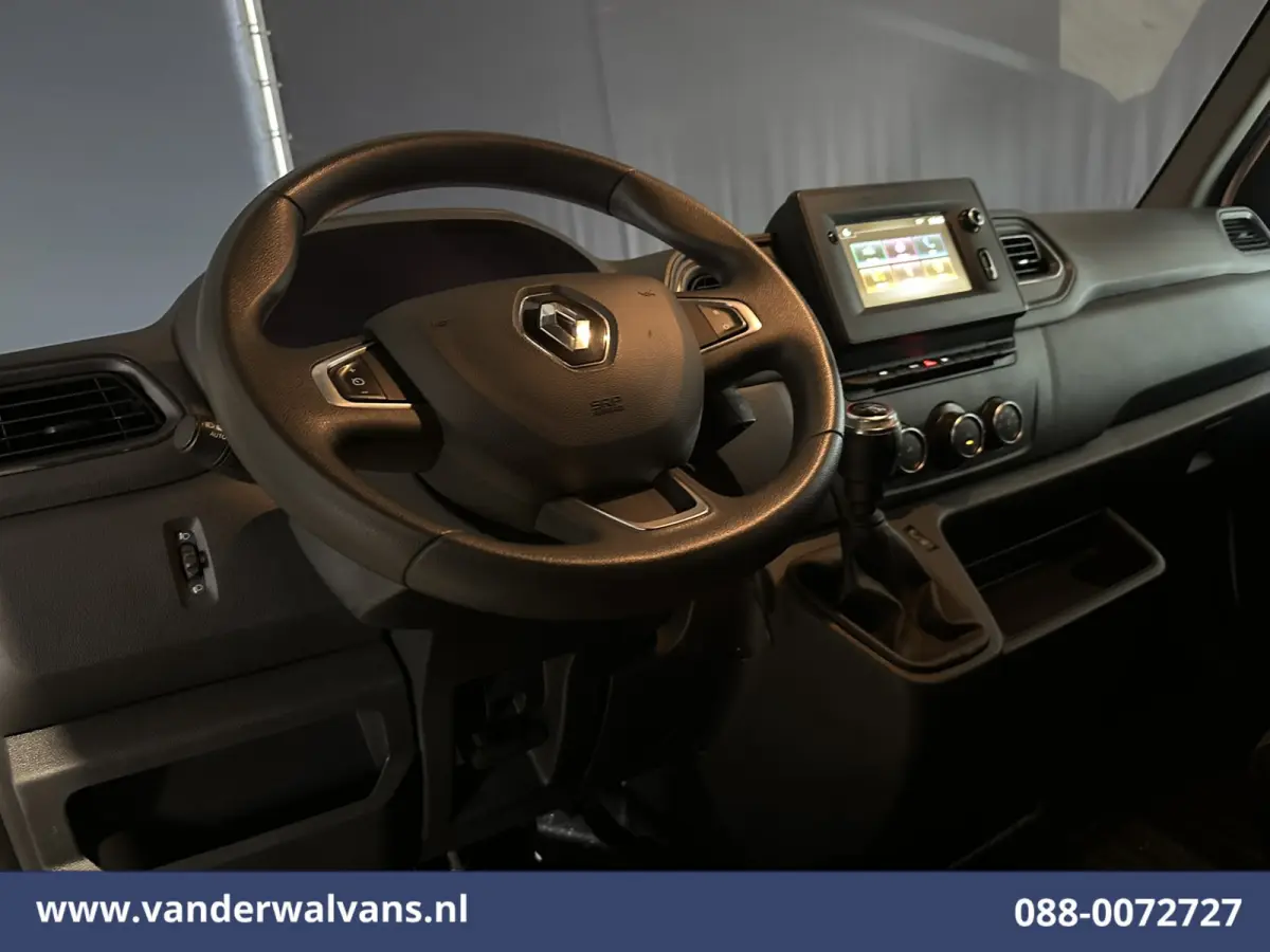 2.3 dCi 136pk L2H2 Euro6 Airco | Navigatie | Camera | Trekhaak | Cruisecontrol Parkeersensoren, Bijrijdersbank
