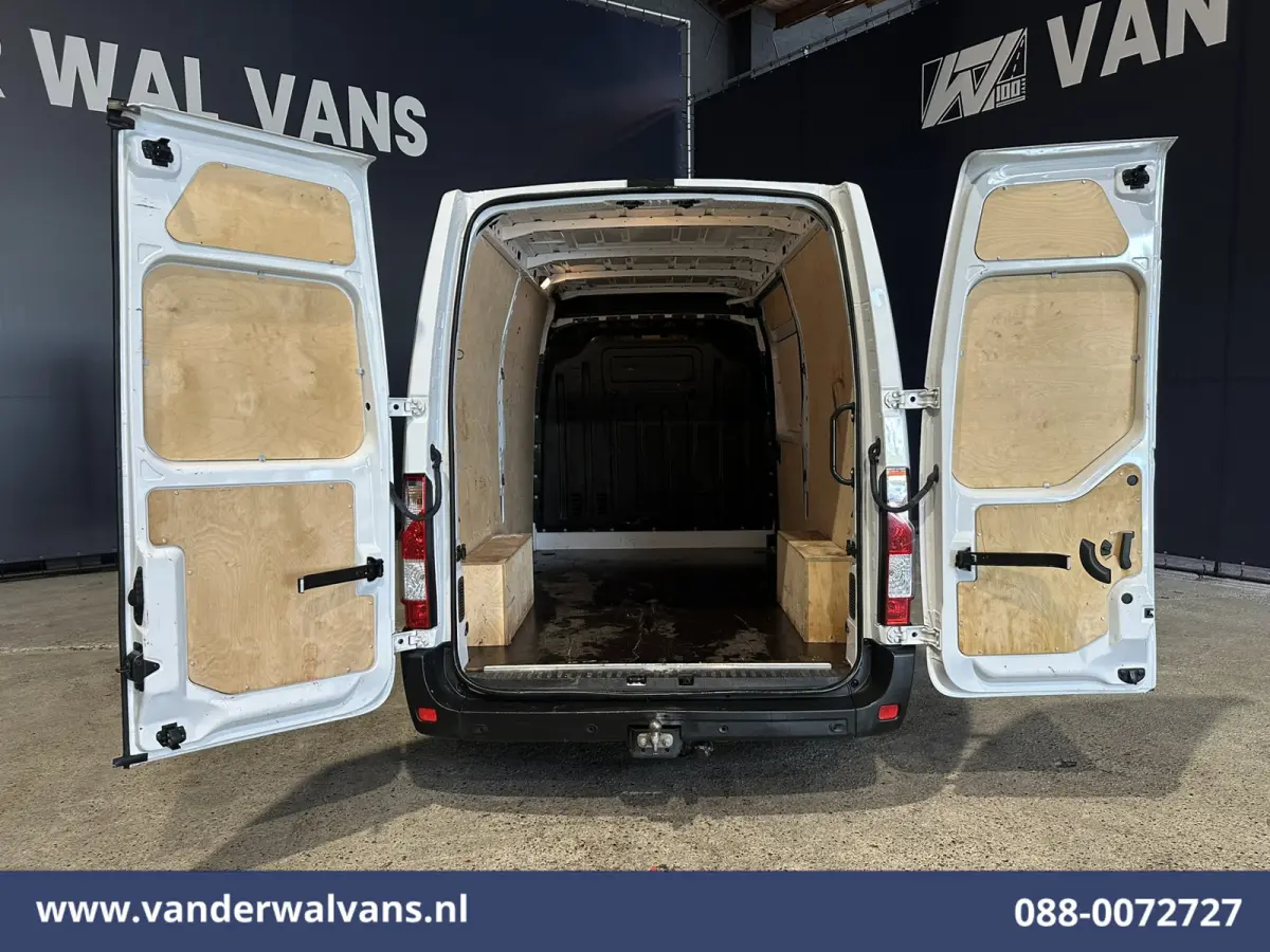 2.3 dCi 136pk L2H2 Euro6 Airco | Navigatie | Camera | Trekhaak | Cruisecontrol Parkeersensoren, Bijrijdersbank