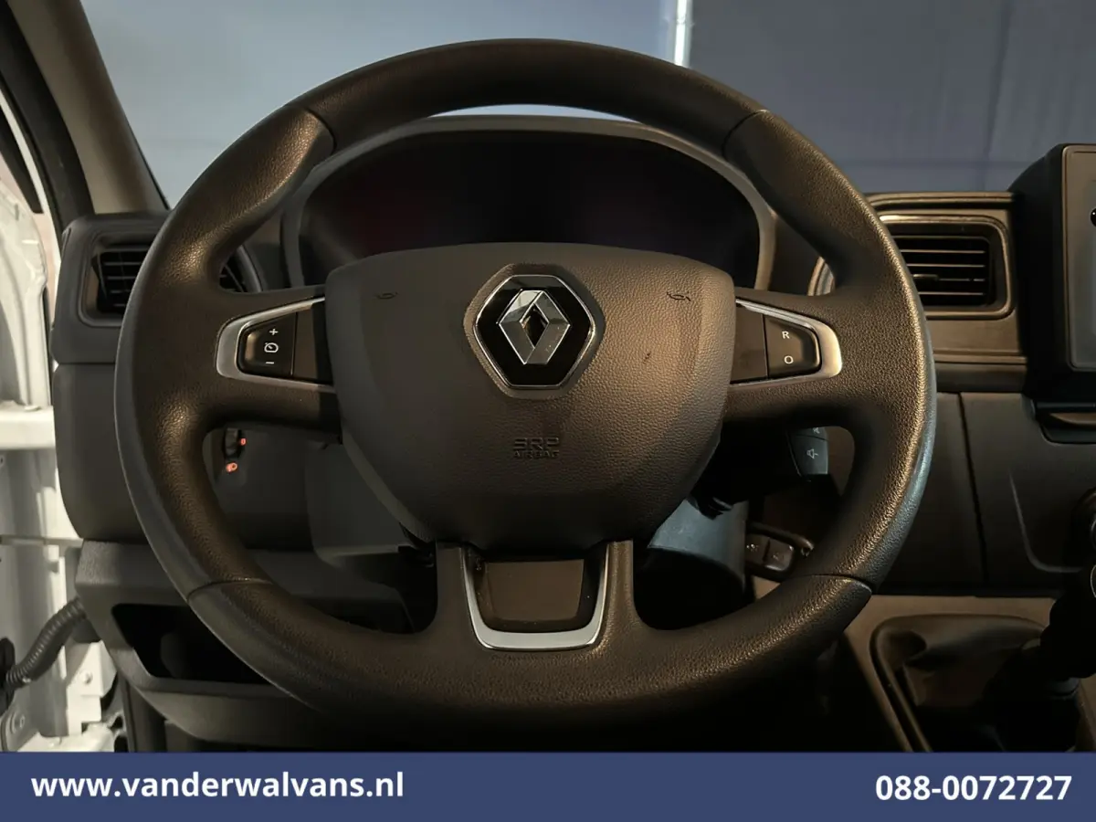 2.3 dCi 136pk L2H2 Euro6 Airco | Navigatie | Camera | Trekhaak | Cruisecontrol Parkeersensoren, Bijrijdersbank