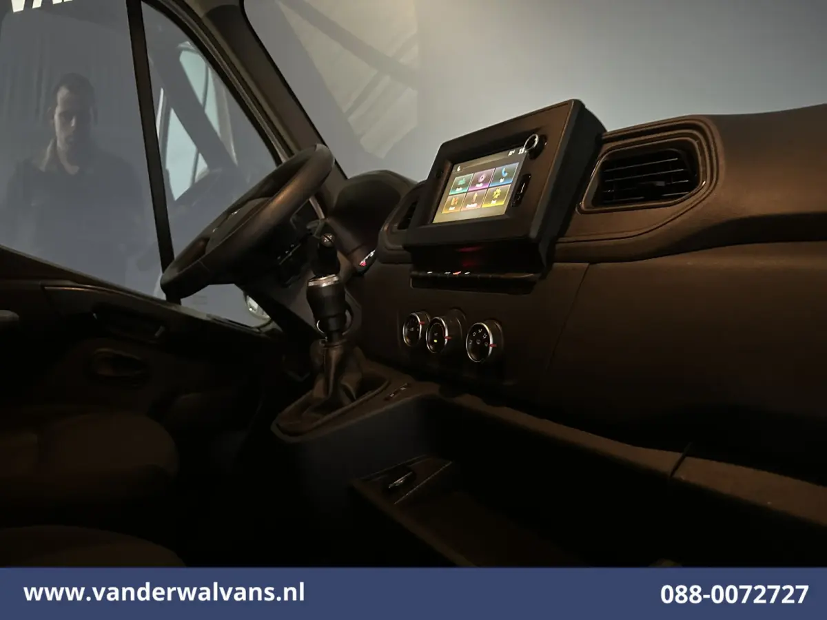 2.3 dCi 136pk L2H2 Euro6 Airco | Navigatie | Camera | Trekhaak | Cruisecontrol Parkeersensoren, Bijrijdersbank