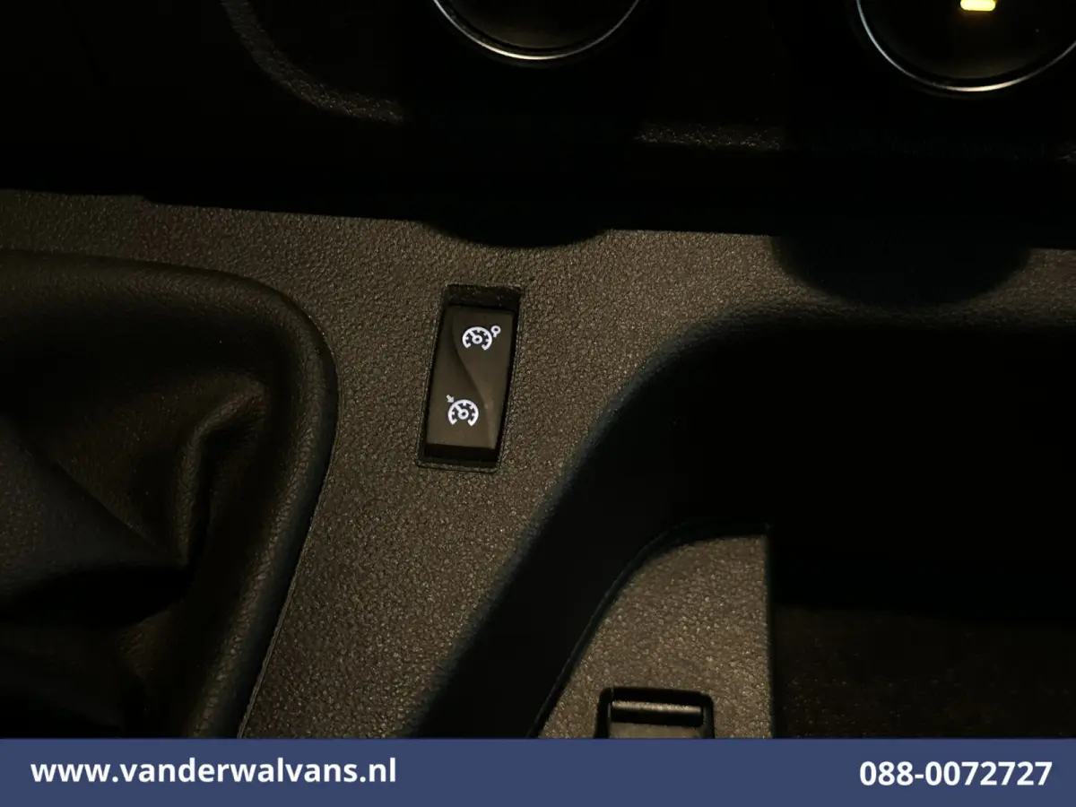 2.3 dCi 136pk L2H2 Euro6 Airco | Navigatie | Camera | Trekhaak | Cruisecontrol Parkeersensoren, Bijrijdersbank