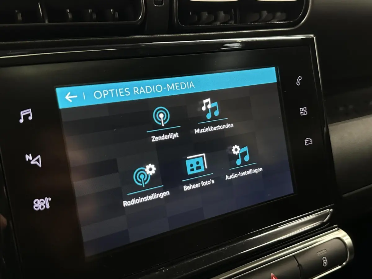 1.2 PureTech S&S Business PANO NAVI TREKHAAK CRUISE CARPLAY.