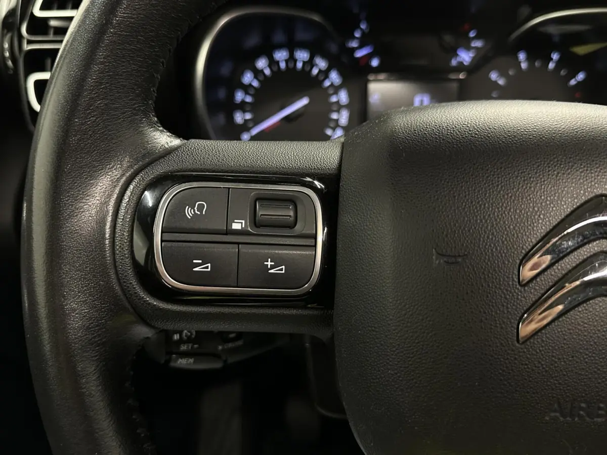 1.2 PureTech S&S Business PANO NAVI TREKHAAK CRUISE CARPLAY.