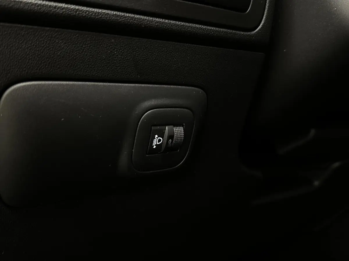 1.2 PureTech S&S Business PANO NAVI TREKHAAK CRUISE CARPLAY.