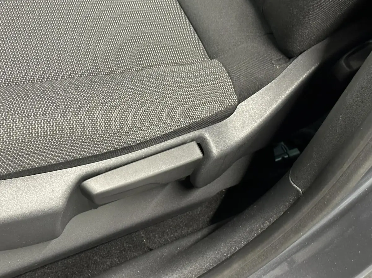 1.2 PureTech S&S Business PANO NAVI TREKHAAK CRUISE CARPLAY.