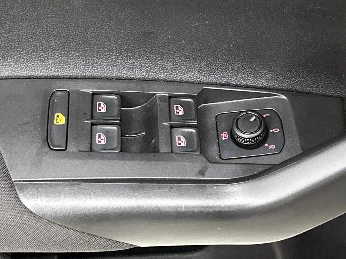 1.0 TSI Comfortline Business | Apple Carplay / Android Auto | Climate Control | Cruise Control | Parkeersensoren |