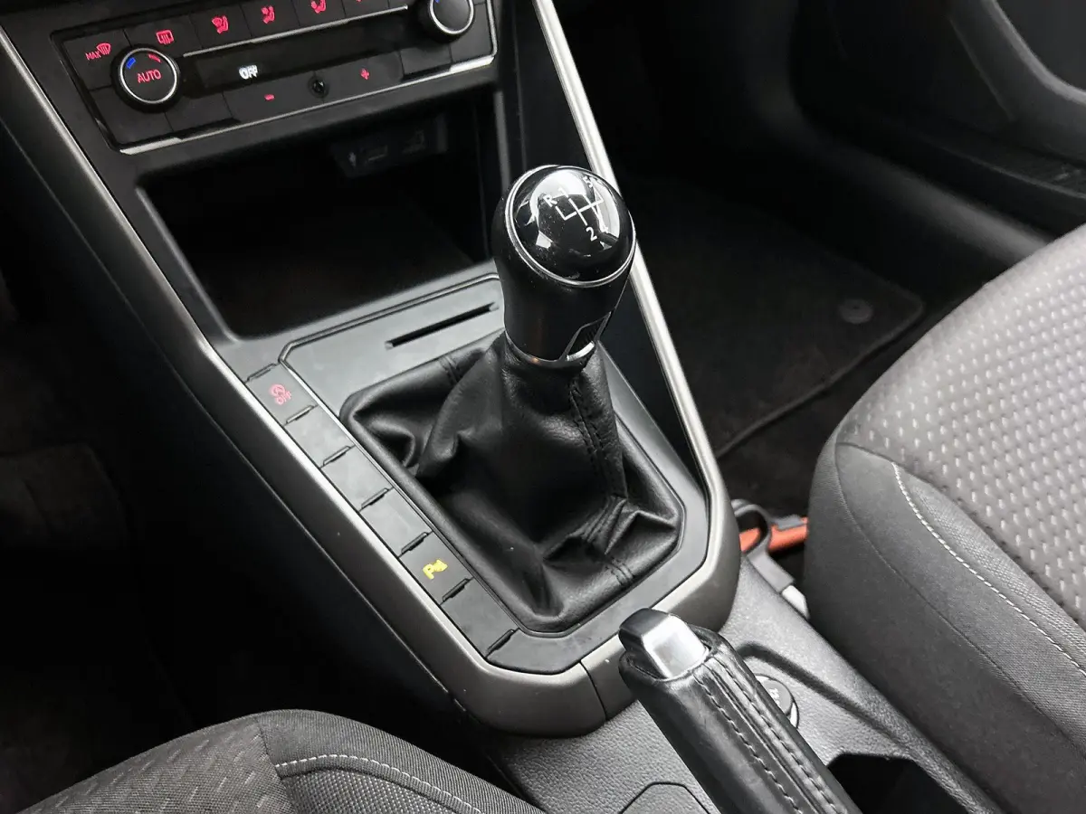 1.0 TSI Comfortline Business | Apple Carplay / Android Auto | Climate Control | Cruise Control | Parkeersensoren |
