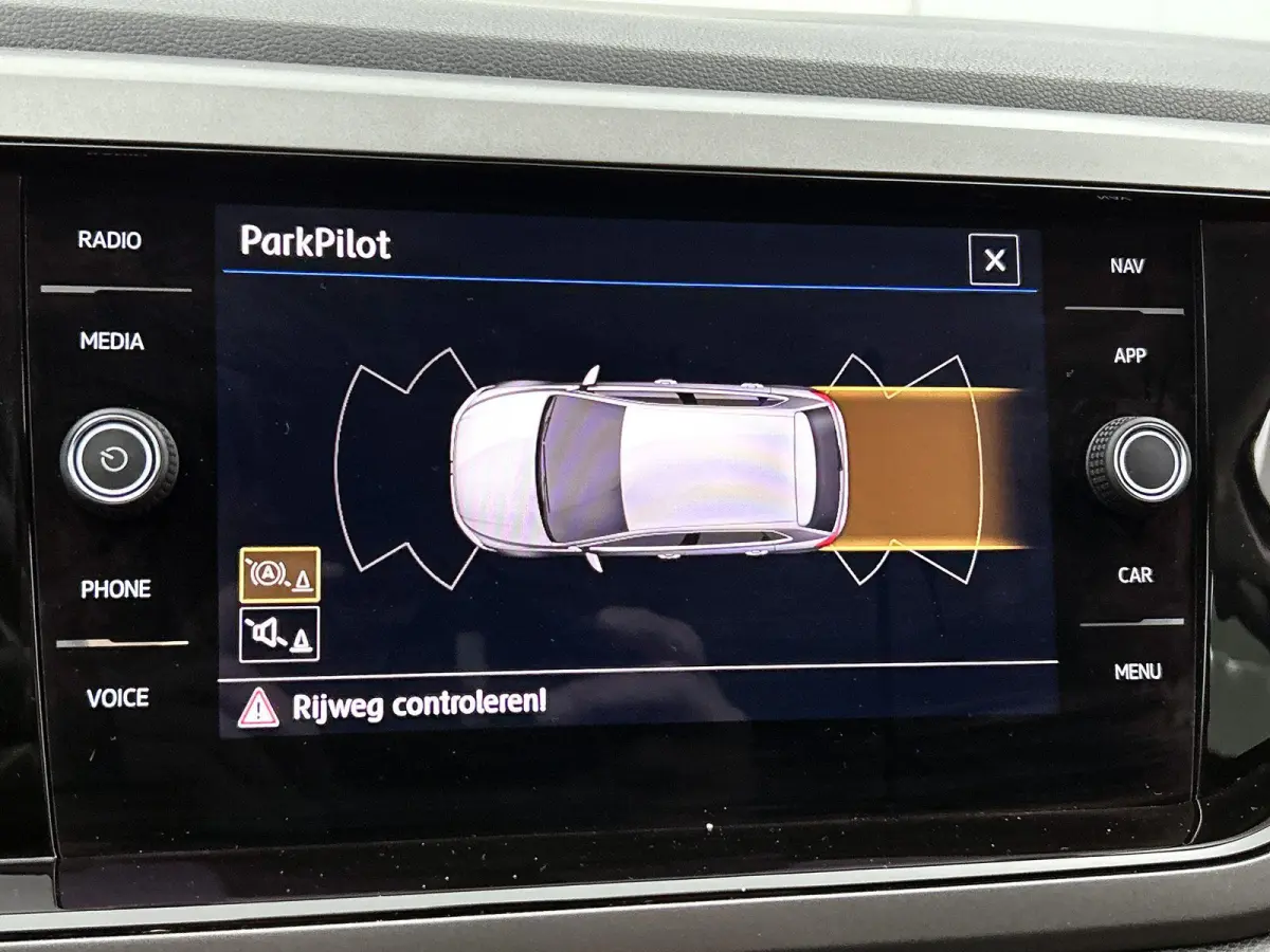 1.0 TSI Comfortline Business | Apple Carplay / Android Auto | Climate Control | Cruise Control | Parkeersensoren |