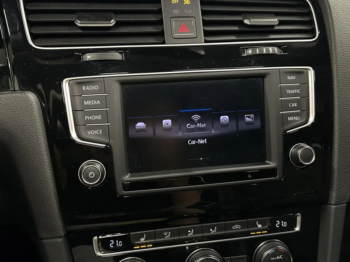 1.6 TDI Connected Series PANO NAVI CRUISE LM ECC CARPLAY.