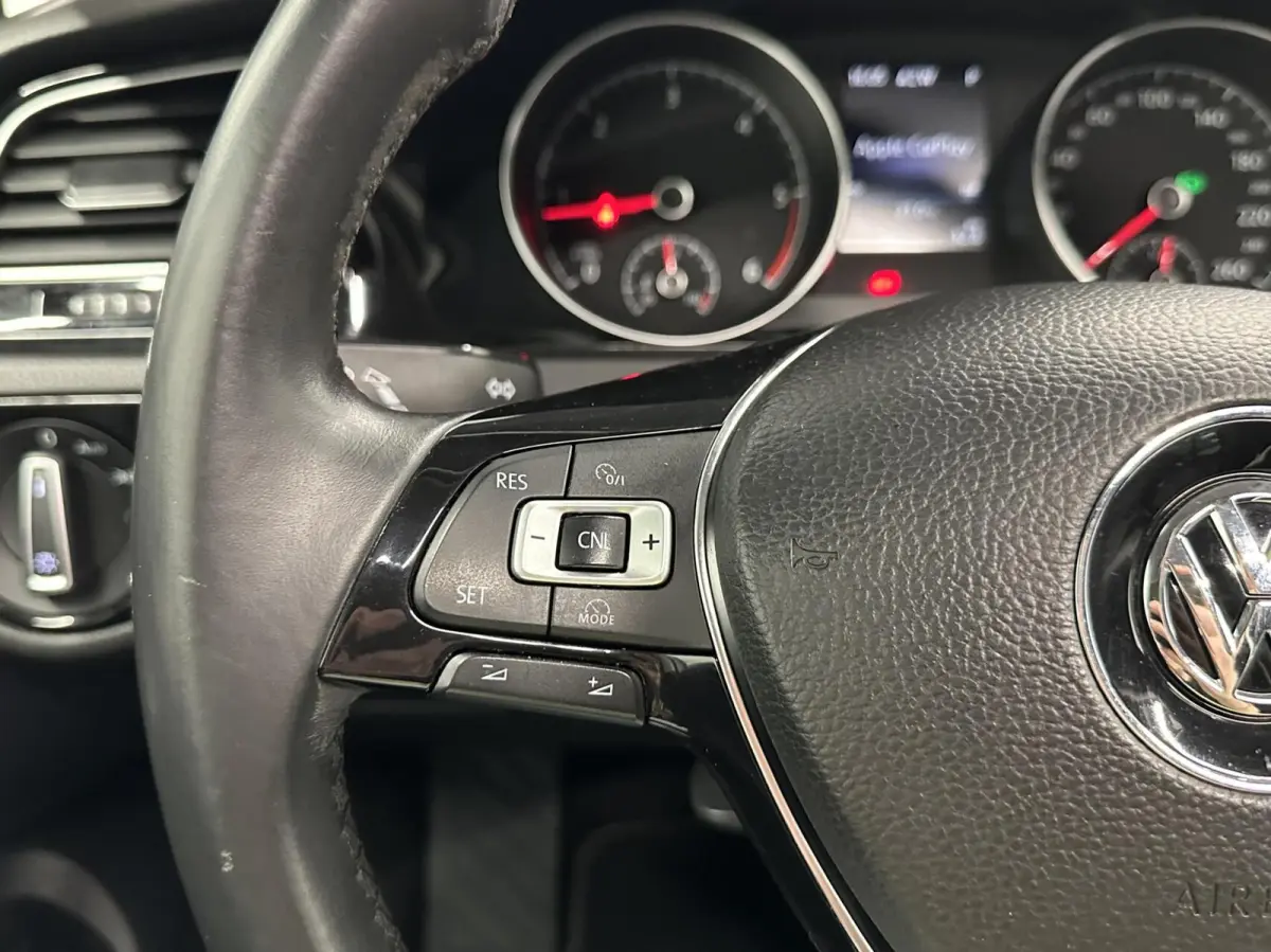 1.6 TDI Connected Series PANO NAVI CRUISE LM ECC CARPLAY.