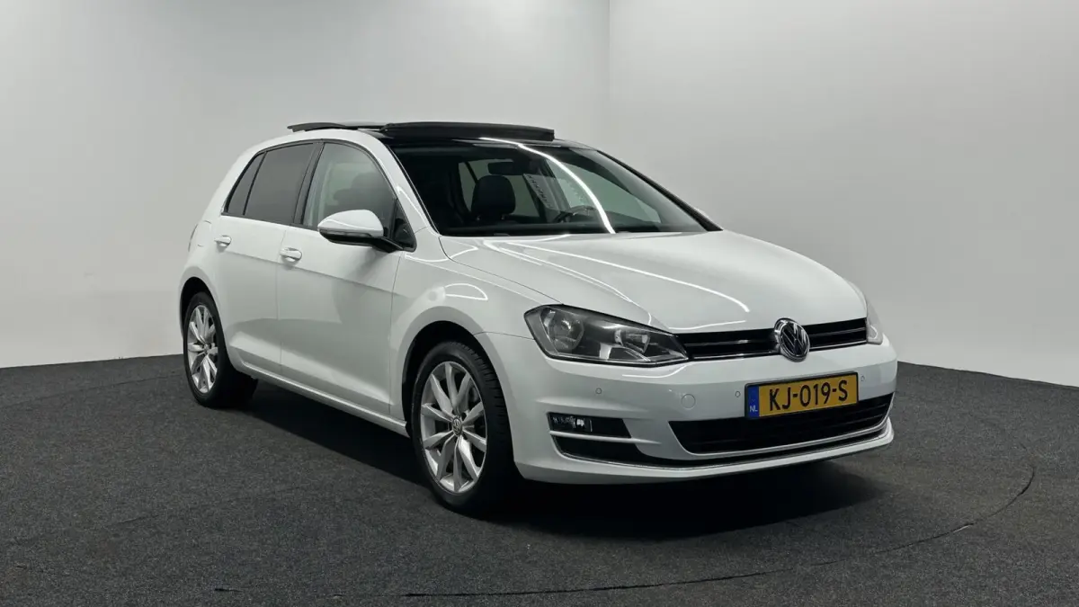 1.6 TDI Connected Series PANO NAVI CRUISE LM ECC CARPLAY.