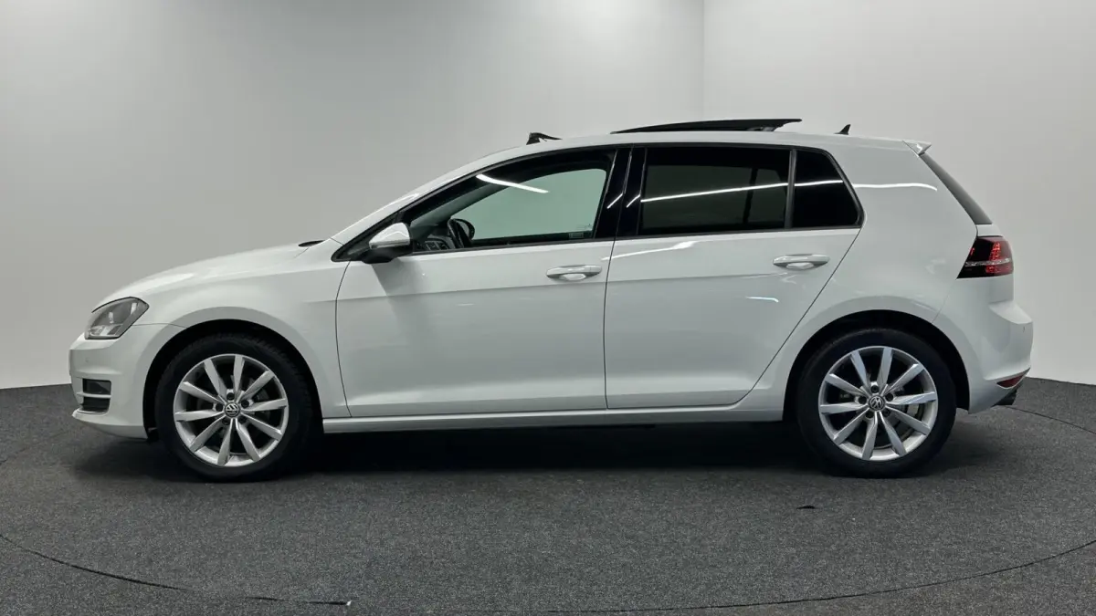 1.6 TDI Connected Series PANO NAVI CRUISE LM ECC CARPLAY.
