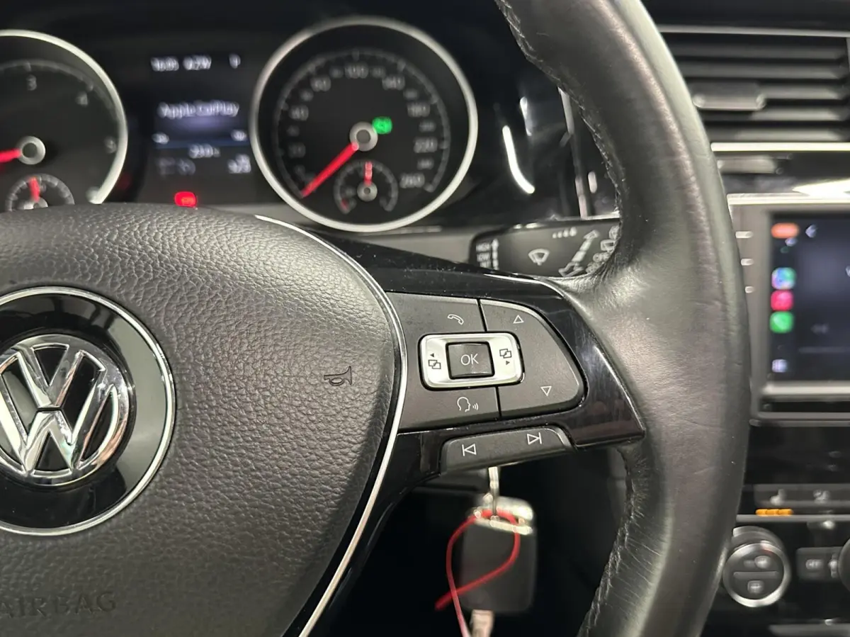 1.6 TDI Connected Series PANO NAVI CRUISE LM ECC CARPLAY.