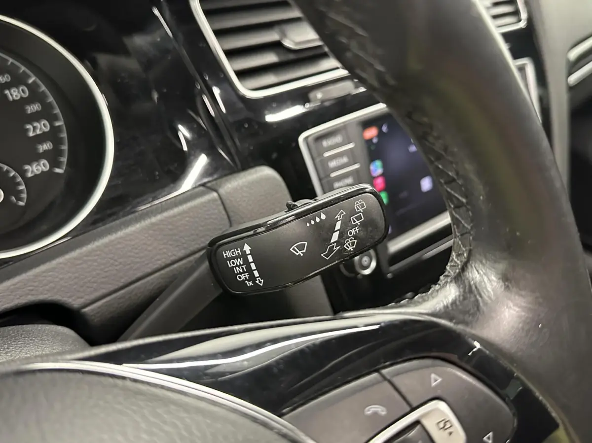 1.6 TDI Connected Series PANO NAVI CRUISE LM ECC CARPLAY.