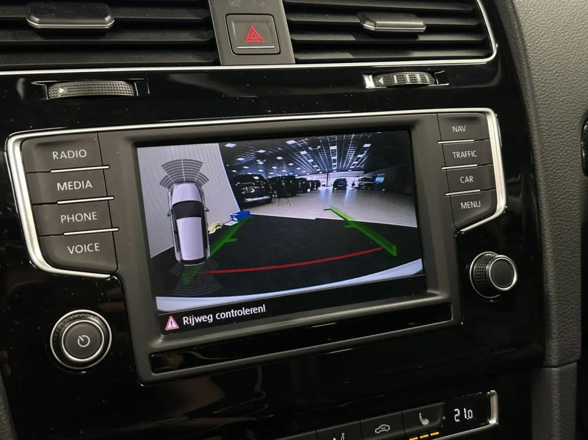 1.6 TDI Connected Series PANO NAVI CRUISE LM ECC CARPLAY.