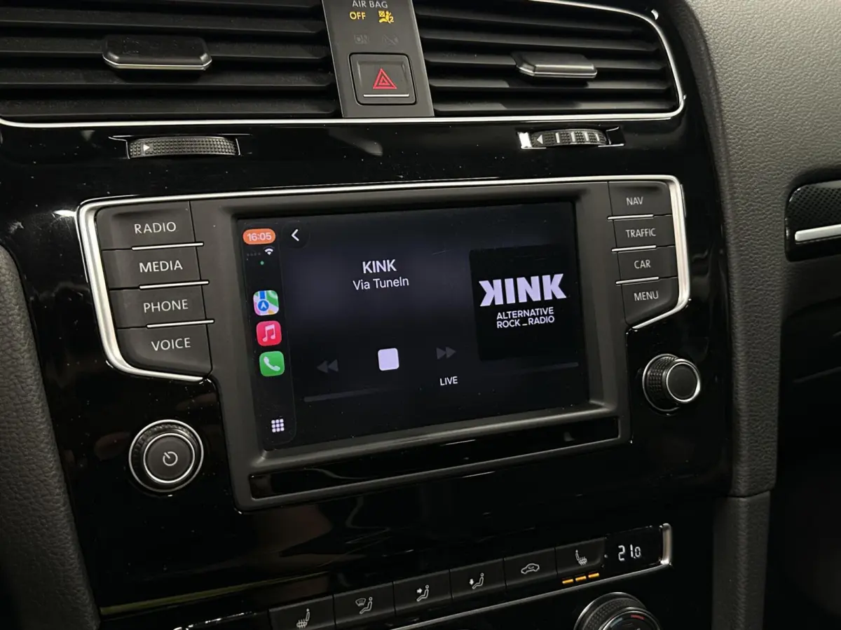 1.6 TDI Connected Series PANO NAVI CRUISE LM ECC CARPLAY.