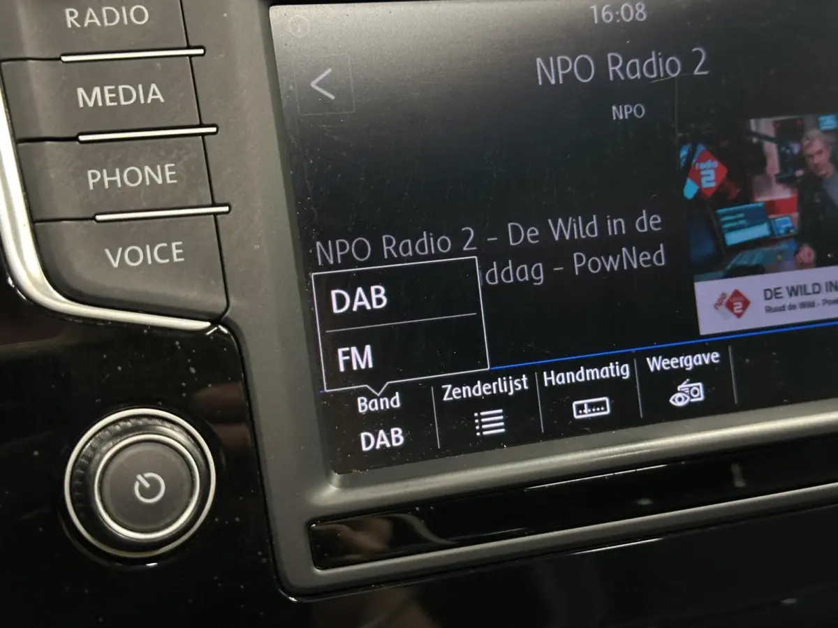 1.6 TDI Connected Series PANO NAVI CRUISE LM ECC CARPLAY.