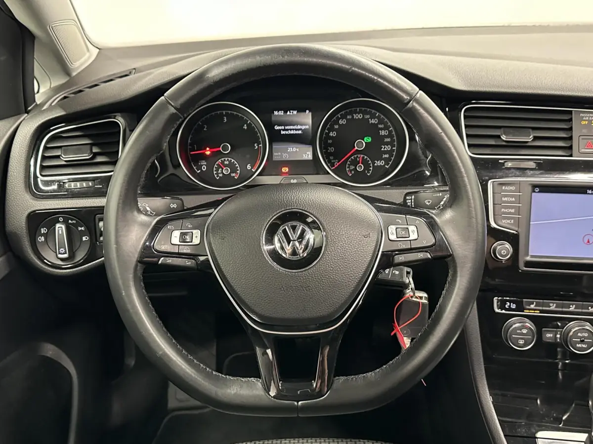1.6 TDI Connected Series PANO NAVI CRUISE LM ECC CARPLAY.