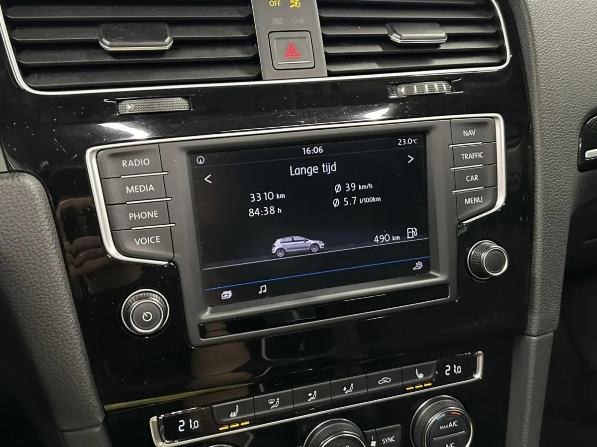 1.6 TDI Connected Series PANO NAVI CRUISE LM ECC CARPLAY.
