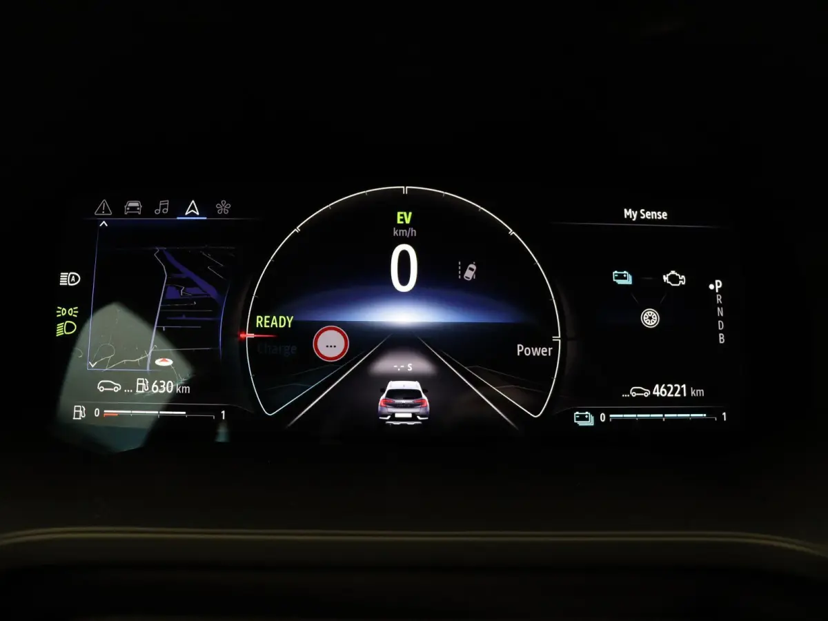 E-Tech Hybrid 145pk Techno | Led | Half leder | Apple carplay & Android auto | achteruitrij camera |